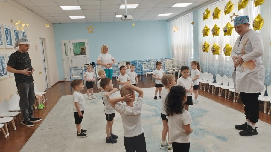 "Утренняя зарядка с родителями, посвященная международному дню ветеринарного врача" "Утренняя зарядка с родителями, посвященная международному дню ветеринарного врача".